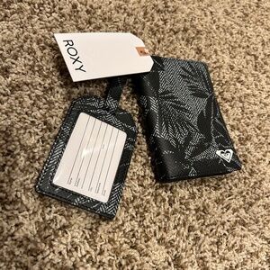 Roxy Luggage Tag and Passport Holder Set NWT